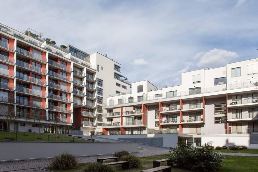 JT's Apartments Korunní str. Praga Exterior foto